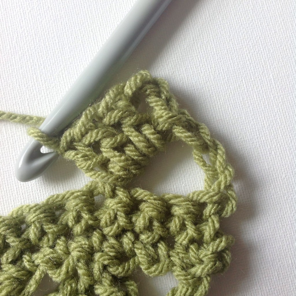 Crochet cowl pattern row 3 